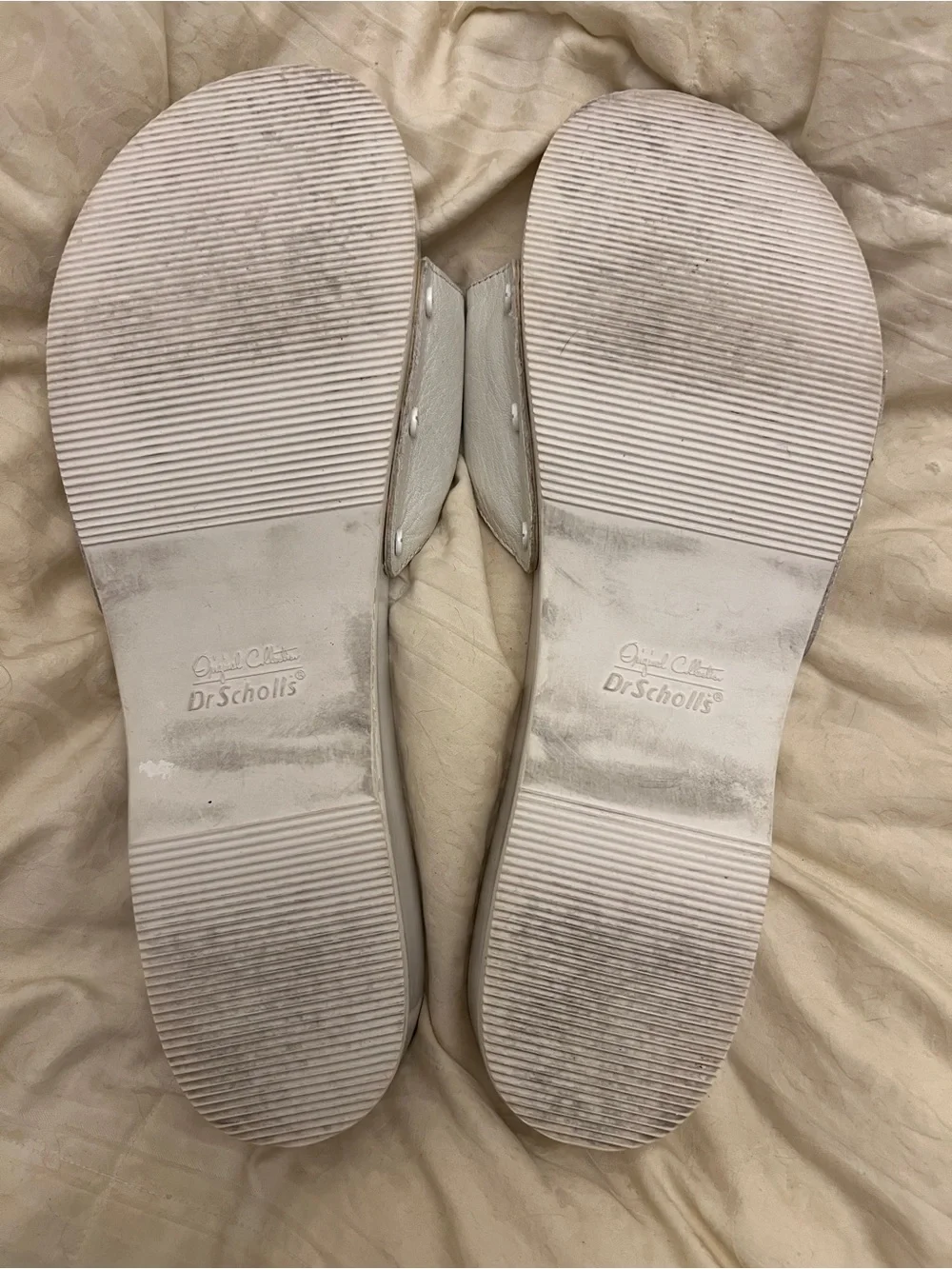 DR. SCHOLL’s white sandals 9
